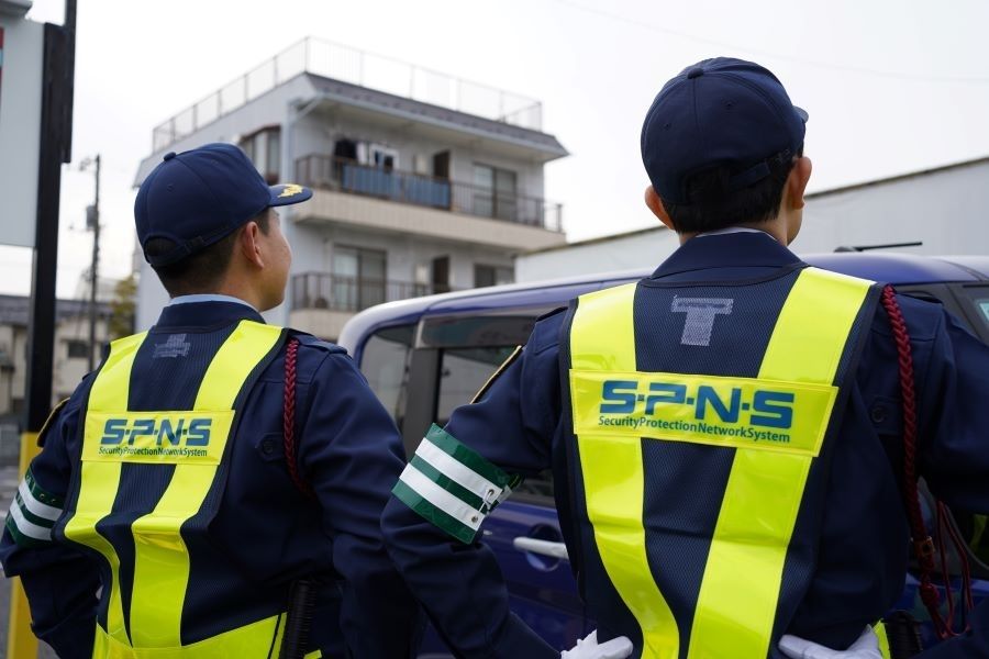 There is a congratulatory money for joining the company · Japanese beginners are welcome [working in Chiba city] traffic guidance staff/working stably