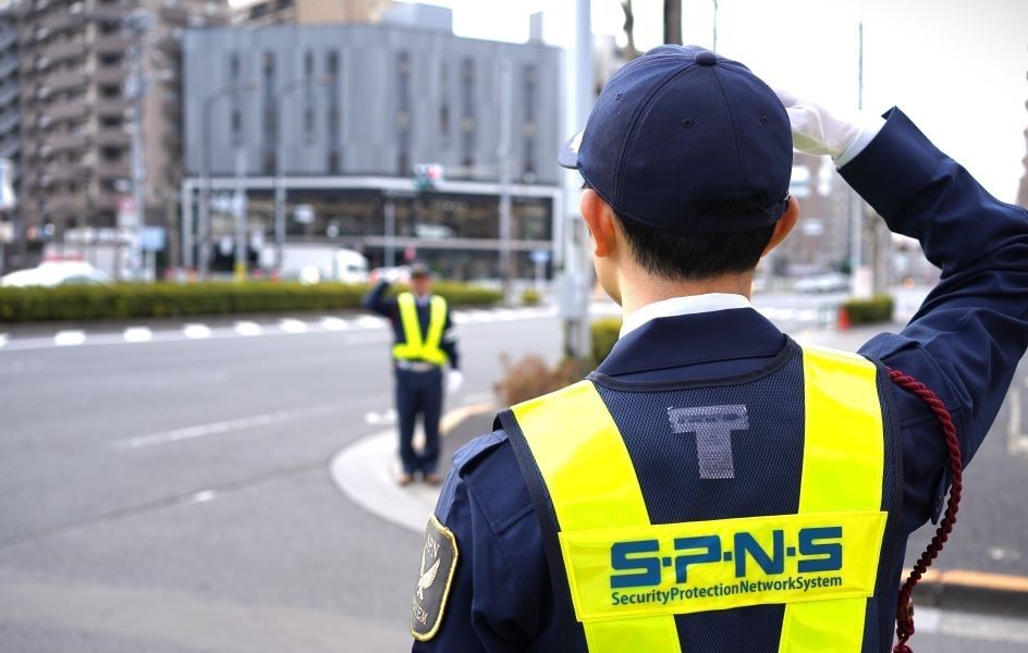 There is a congratulatory money for joining the company · Japanese beginners are welcome [working in Chiba city] traffic guidance staff/working stably