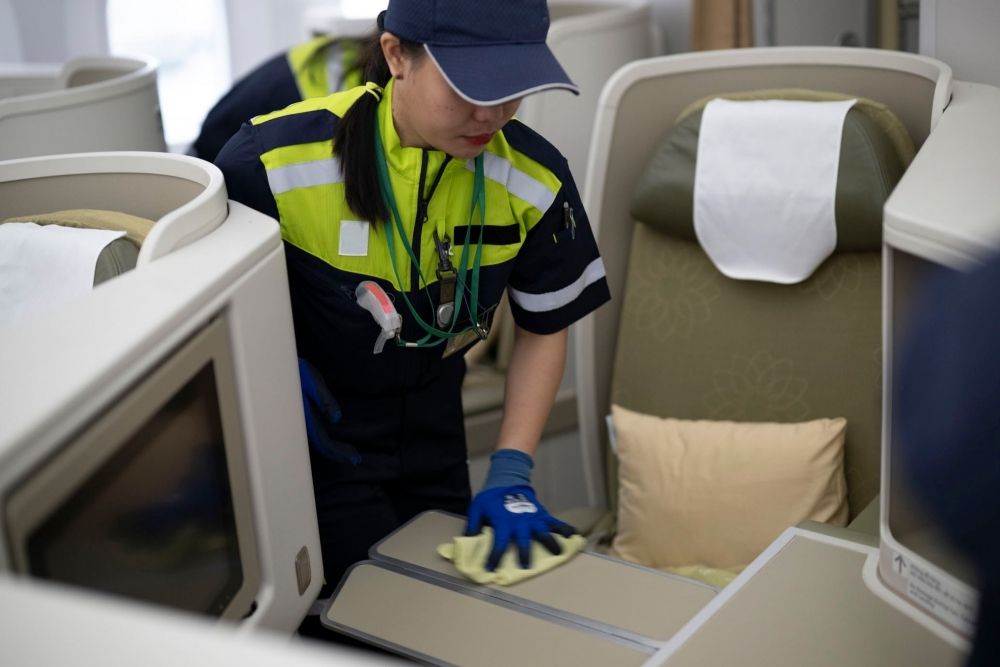 Conectado diretamente à estação! Recepção inexperiente [equipe de limpeza a bordo] consulta de dormitório OK/Estrangeiros ativos