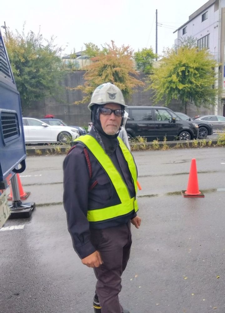 Primeira vez OK, iniciantes japoneses dão as boas-vindas à equipe de orientação de trânsito [trabalhando na província de Kanagawa]