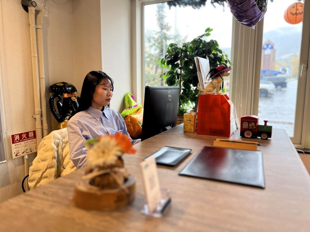 Procurando funcionários da recepção para trabalhar nos resorts Niseko! Nós trabalhamos bem!