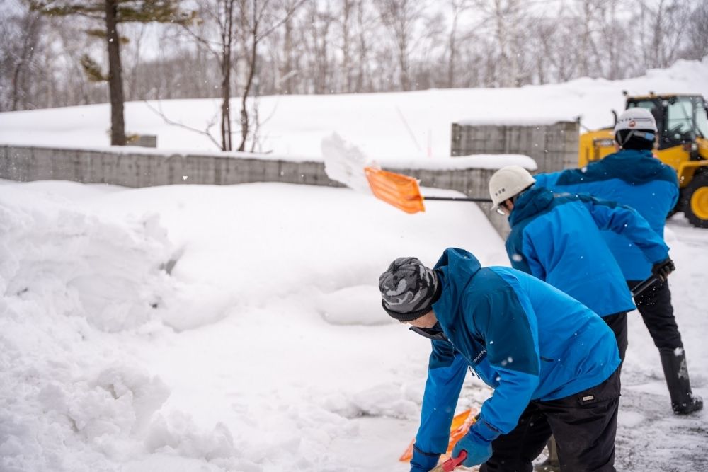 Looking for snow removal workers in Niseko in winter! W work OK!