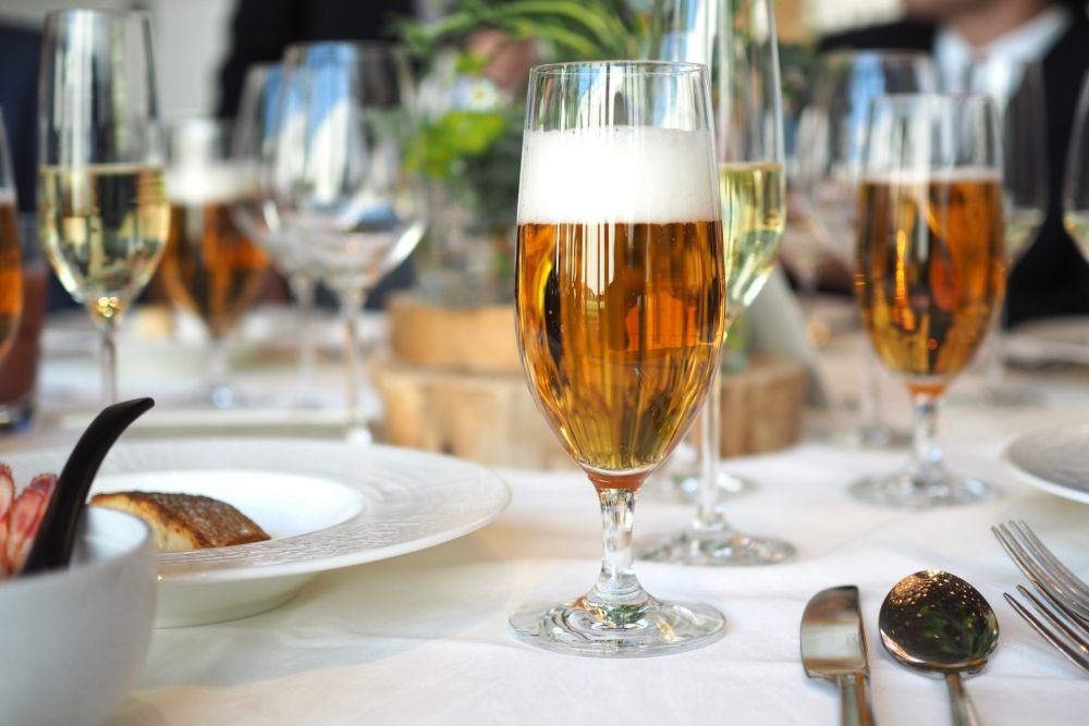 Emprego em serviço de restaurante francês em um hotel resort em Hayama