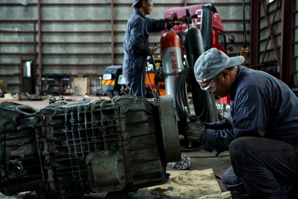[Mecânico] Inexperiente OK/Torne-se um profissional de manutenção de caminhões/funcionário em tempo integral/bônus duas vezes por ano