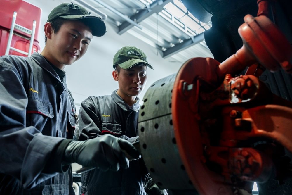 [Mecânico] Inexperiente OK/Torne-se um profissional de manutenção de caminhões/funcionário em tempo integral/bônus duas vezes por ano