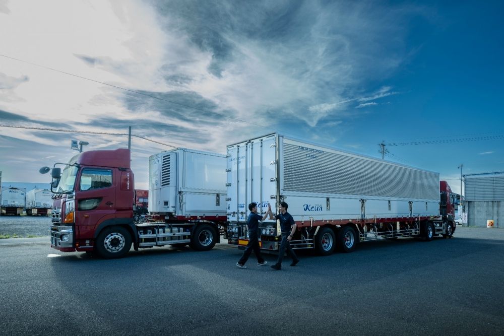 [Recrutamento simultâneo de grandes motoristas para distâncias curtas e longas] Bônus duas vezes por ano/Há lojas em todo o Japão!