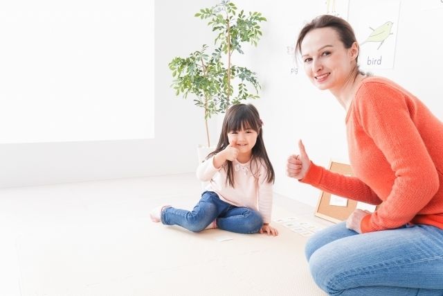 [合同员工] 英语会话+儿童保育+小学生双语老师