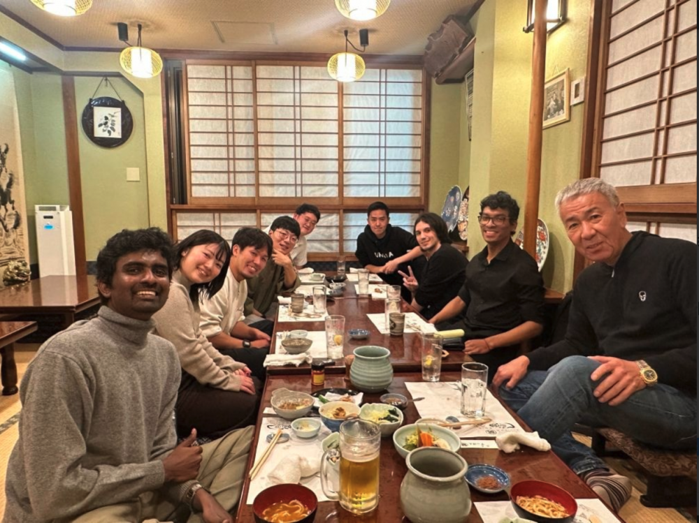 Equipe da recepção/albergue em Asakusa/procurando pessoas que gostem de conversar todos os dias/que falam inglês e japonês