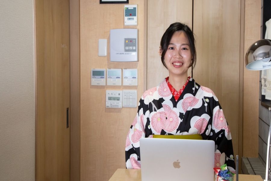 Equipe da recepção/albergue em Asakusa/procurando pessoas que gostem de conversar todos os dias/que falam inglês e japonês