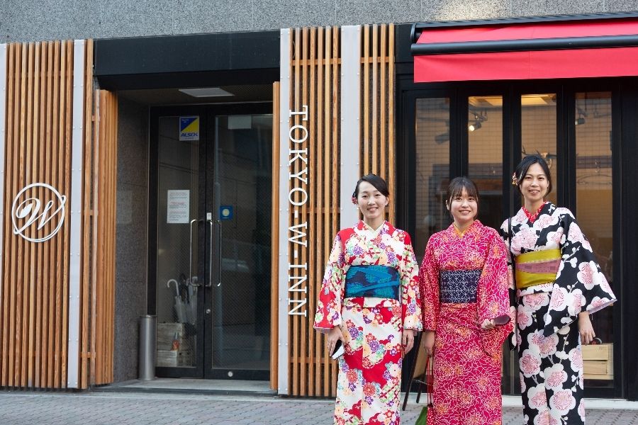 Equipe da recepção/albergue em Asakusa/procurando pessoas que gostem de conversar todos os dias/que falam inglês e japonês
