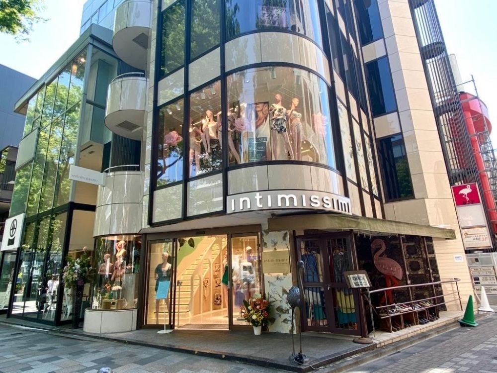 ★ Cửa hàng Intimissimi Omotesando ★ Tìm kiếm nhân viên bán đồ lót Ý!