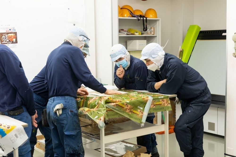 [Trabalho na fábrica] Recrutamento de funcionários em tempo integral/operadores de máquinas/funcionários masculinos ativos/inexperientes OK