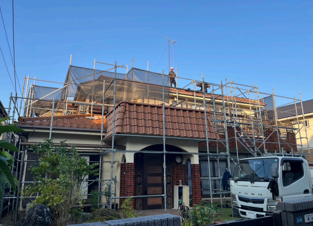 【足場工事スタッフ】正社員かアルバイトか選べる/寮の相談可能/運転免許の費用負担