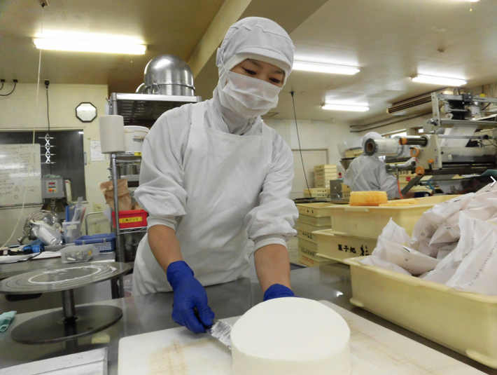 [Equipe de fabricação de confeitaria] Pessoas que gostam de doces/Fechado às quartas e domingos/Sem turno noturno/Funcionário em tempo integral