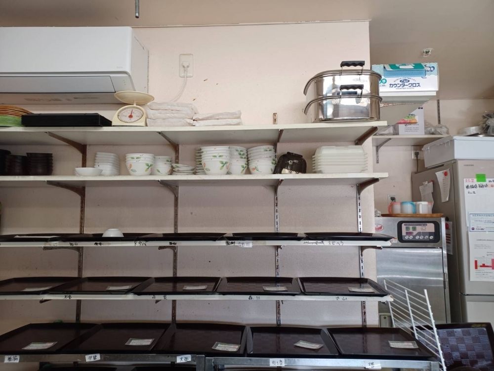 Aqueles com experiência culinária são bem-vindos [equipe de cozinha em casas de repouso] que procuram funcionários em tempo integral!