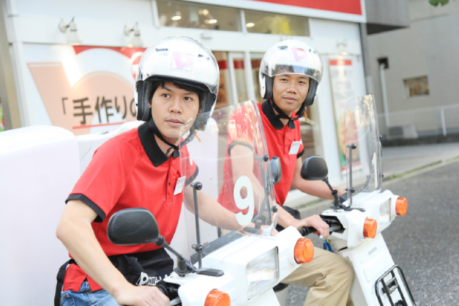 P scythe: Delivery [high hourly wage 1,250 yen] Comfortable delivery on a covered motorcycle