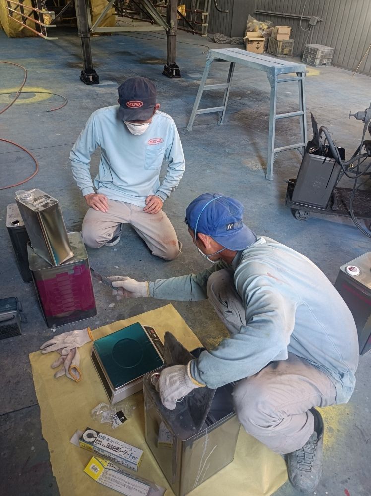 Por favor, ajude a pintar o caminhão.