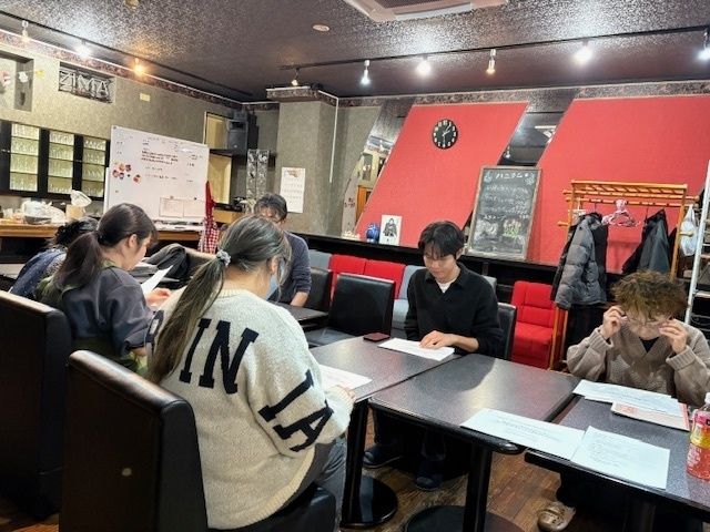 Trabalho noturno [cuidador doméstico em grupo] Sem necessidade de qualificação, procuramos pessoas que gostem de se envolver com pessoas!