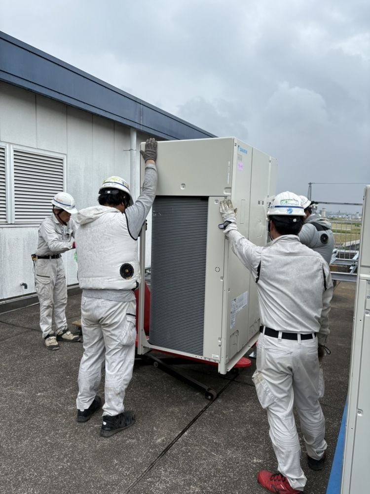 Salário diário de 13.000 ienes ~ [equipe de construção de equipamentos de fábrica] inexperiente OK