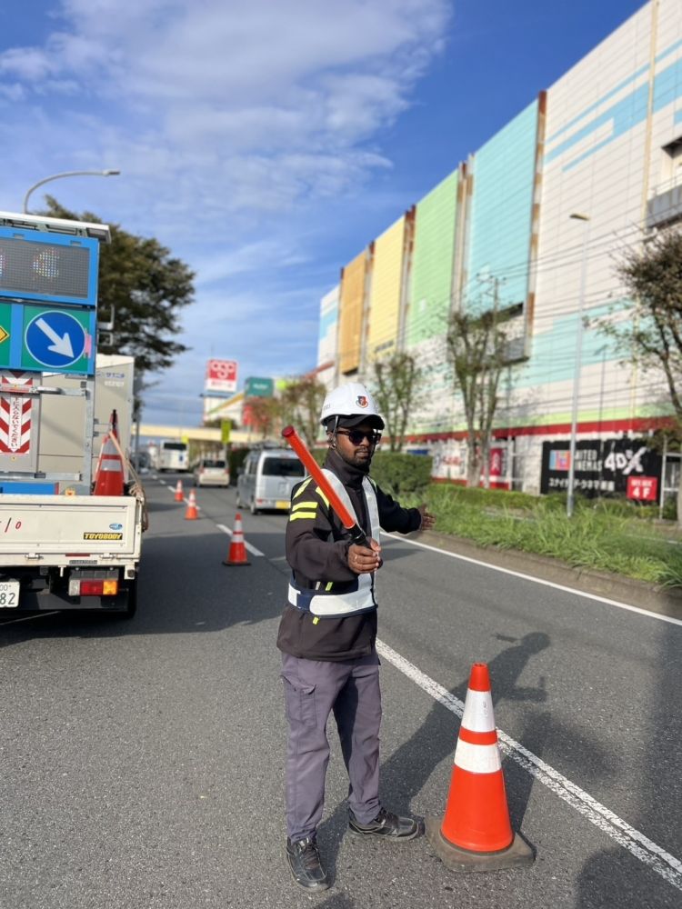 Dormitório totalmente equipado OK [trabalhando em Tóquio/Saitama] Equipe de segurança de trânsito/Iniciantes japoneses são bem-vindos! Nomeação de funcionários em tempo integral