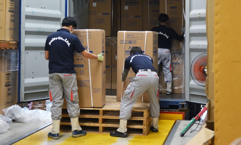 [Equipe de trabalho do armazém] Pessoas inexperientes são bem-vindas, quase sem horas extras, bônus 3 vezes ao ano, empresa estável, ativa para homens e mulheres