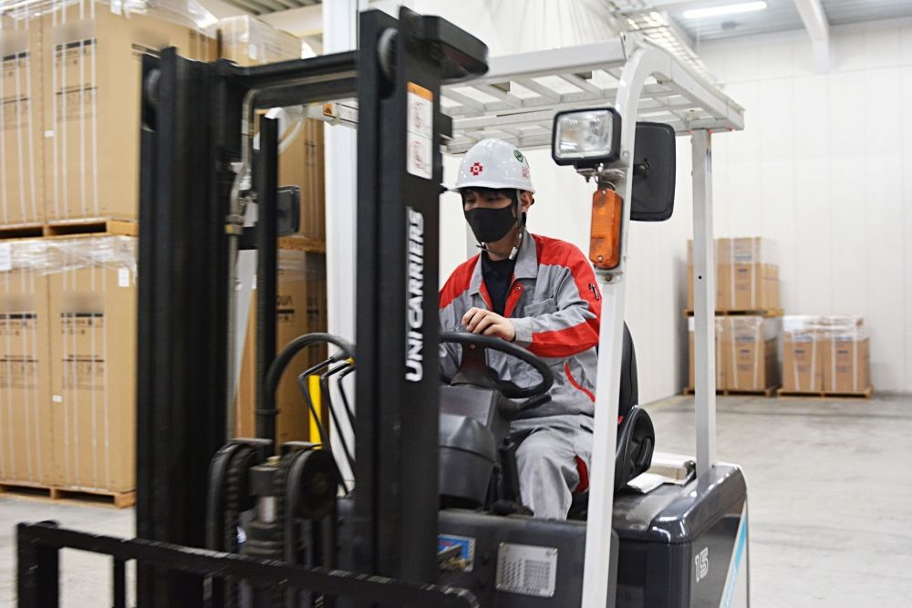 [Equipe de trabalho do armazém] Pessoas inexperientes são bem-vindas, quase sem horas extras, bônus 3 vezes ao ano, empresa estável, ativa para homens e mulheres