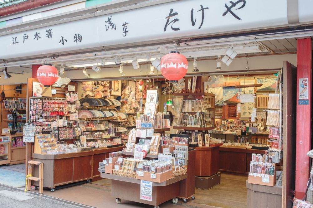 Vamos trabalhar em Asakusa aproveitando ao máximo o inglês e o espanhol! Os salários da equipe de vendas de pauzinhos podem ser entregues ★