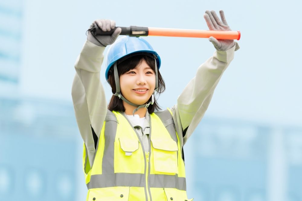 A promoção de funcionários em tempo integral é boa, mesmo na N4 [equipe de segurança de trânsito]. Qualquer pessoa séria é bem-vinda! Trabalhos fáceis de lembrar