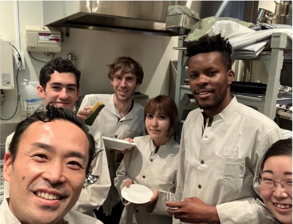 Equipe multinacional ativa ✨ Salário por hora de 1.350 ienes ~ “Hyatt Regency Yokohama/washroom”