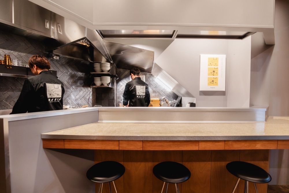 [a] Recrutamento de pessoal! Vamos desenvolver juntos uma “marca da qual nossos amigos possam se orgulhar”.