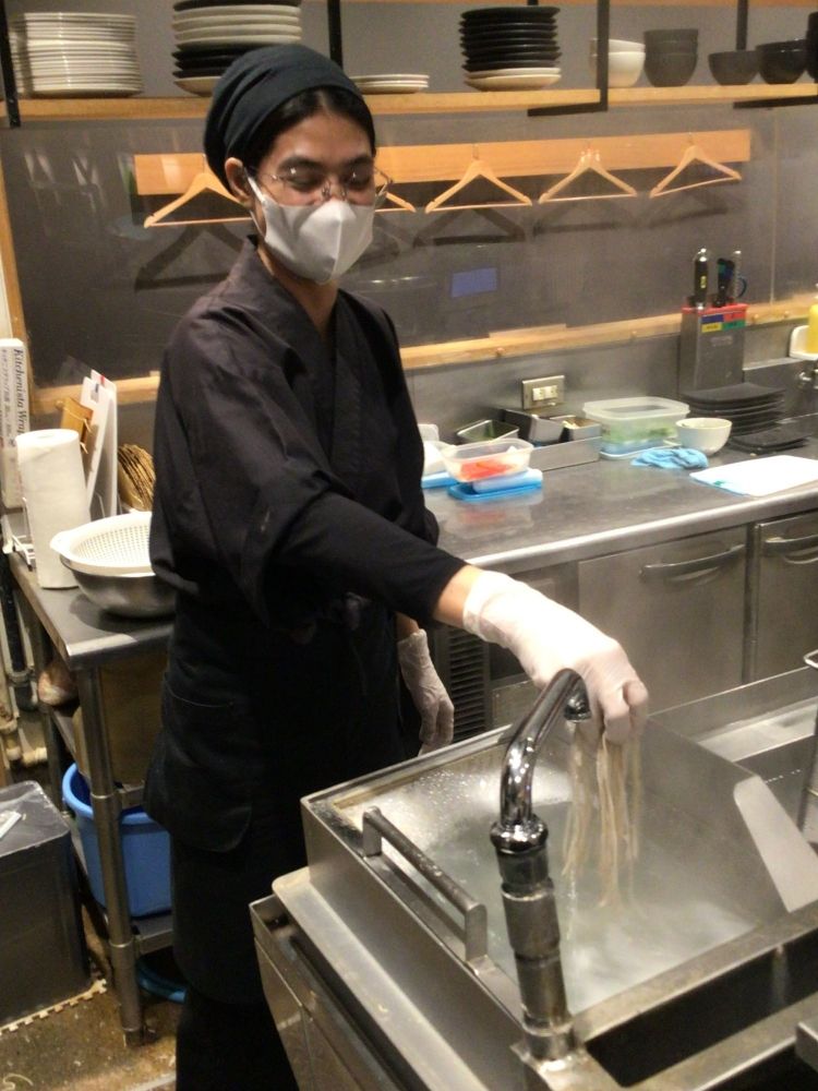 Nhân viên dịch vụ khách hàng nhà hàng