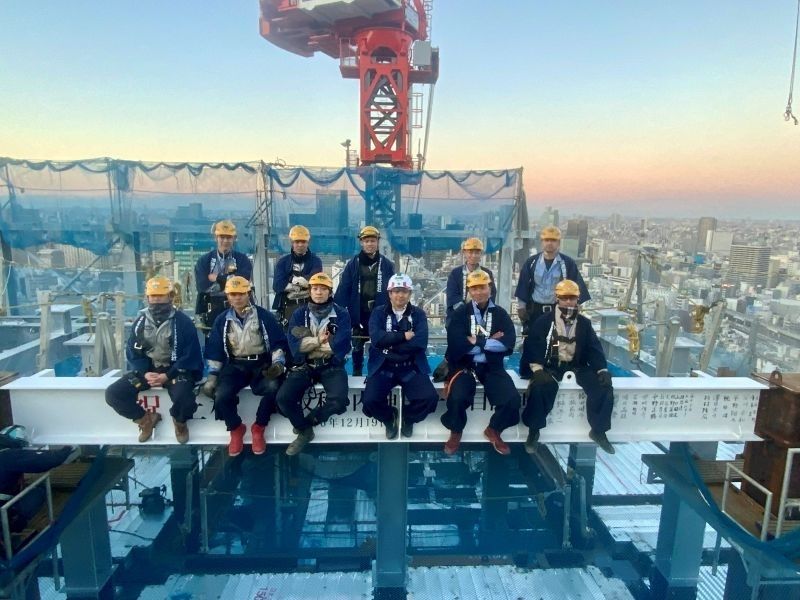 Full-time employees and foreign nationals welcome [Tokyo-based role, no experience required] Construction site staff (scaffolders) for renowned buildings