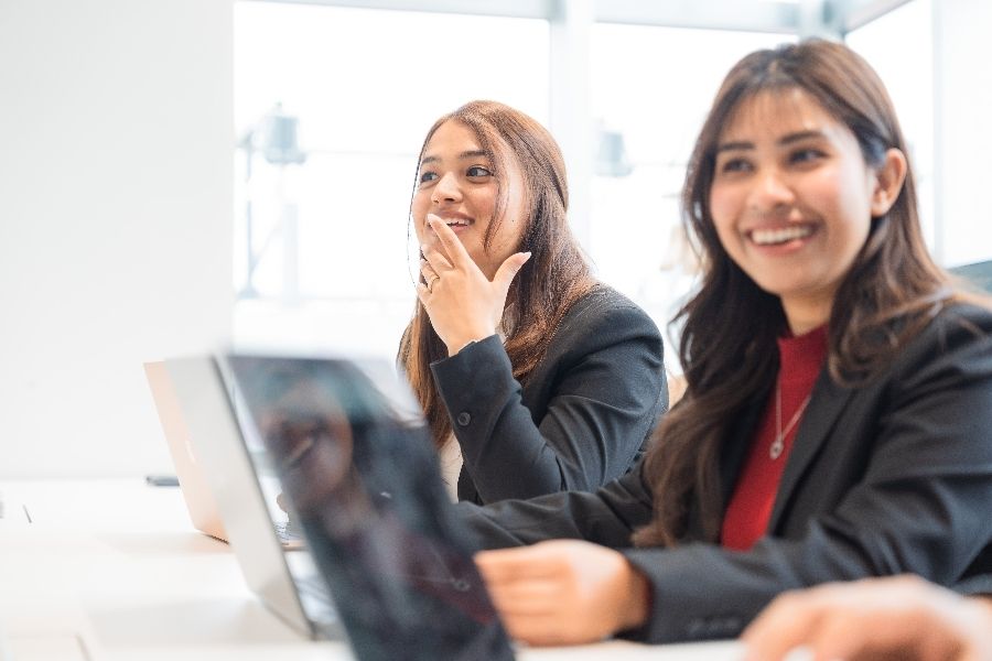 一家亚洲餐厅的顾问工作