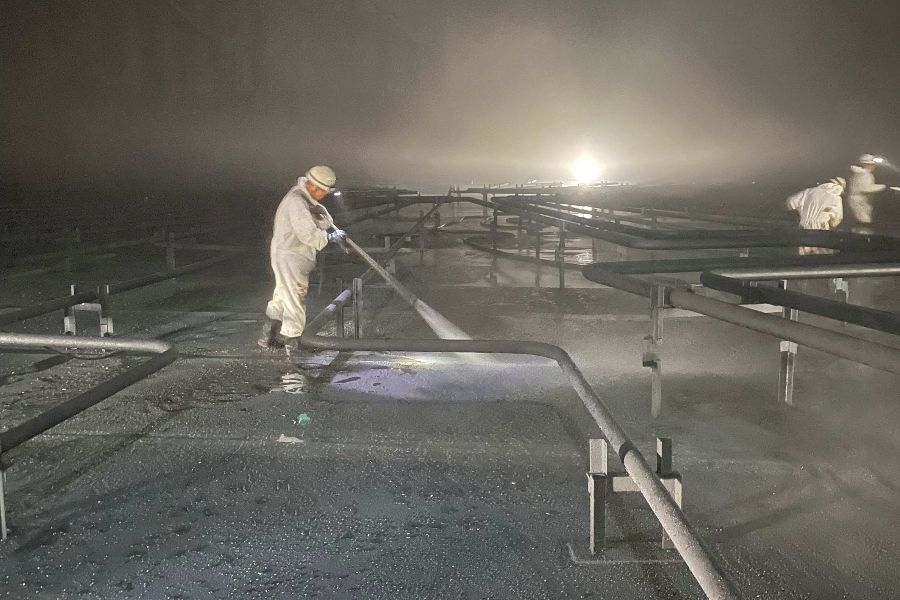 [Trabalho de limpeza de tanques] Dormitório disponível/suporte para aquisição de qualificações/início seguro da inexperiência