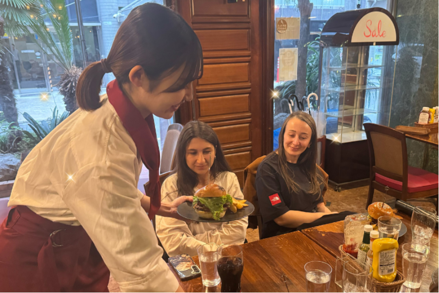 Ohatsu Tenjin [Restaurante Wagyu (Wagyu)] recrutamento de pessoal de cozinha/sem atendimento ao cliente