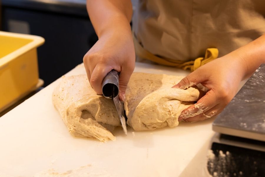 [欢迎没有经验的人] 就在惠比寿站旁边！寻找餐厅面包制作人员！有一个 makanai