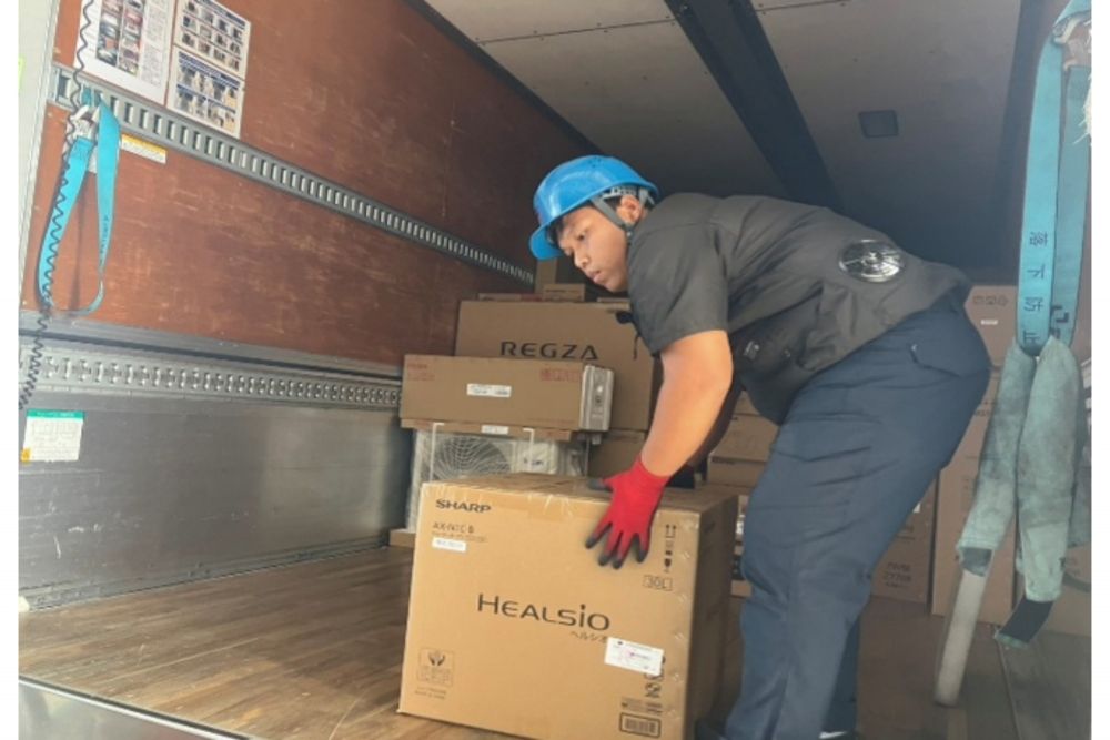 고액 월급 [2t 운전직] 준중형 면허 소지자 대환영 /안정적 직업 @headquarters