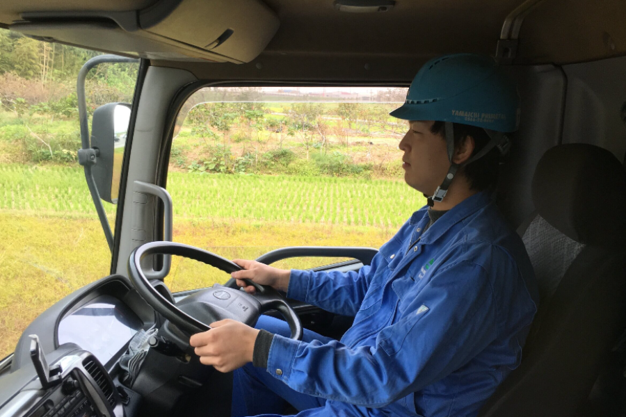 【正社員】大型トラックドライバー募集｜資源回収の仕事｜賞与年2回・手当充実