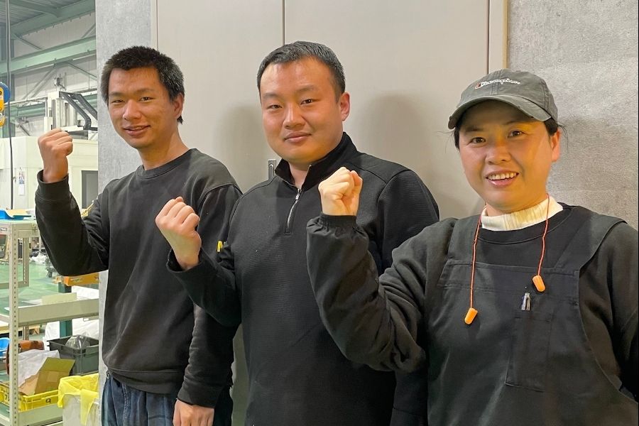 【金属部品の加工と製造のスタッフ】外国人活躍中/個室寮あり/完全週休二日制