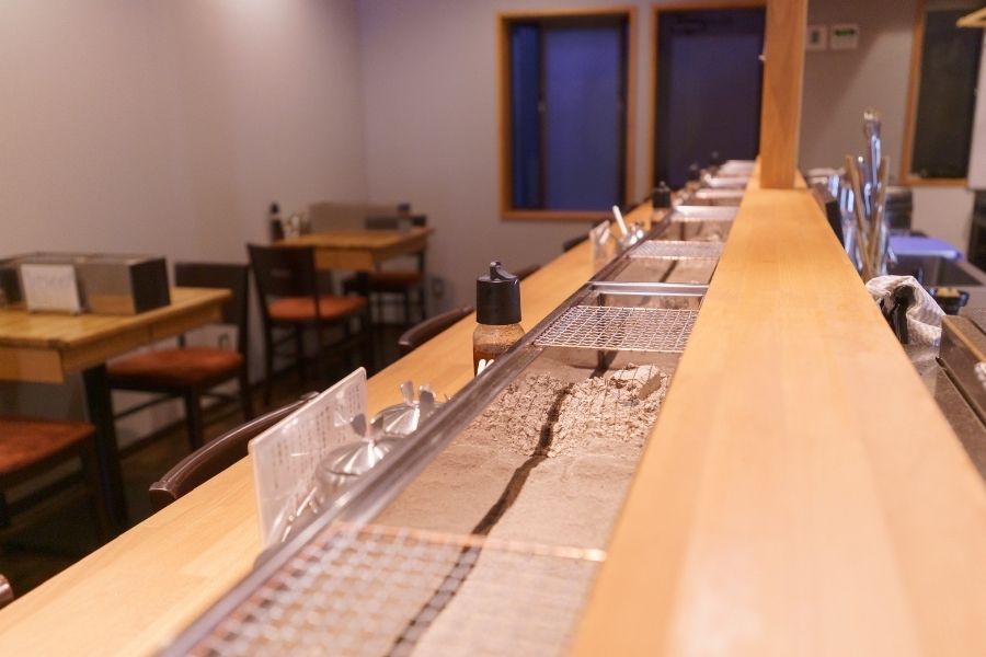 Lương theo giờ 1100 yên ~ ★ Cửa hàng đặc sản hamburger nướng than! Những người có thể nói tiếng Anh rất năng động!!