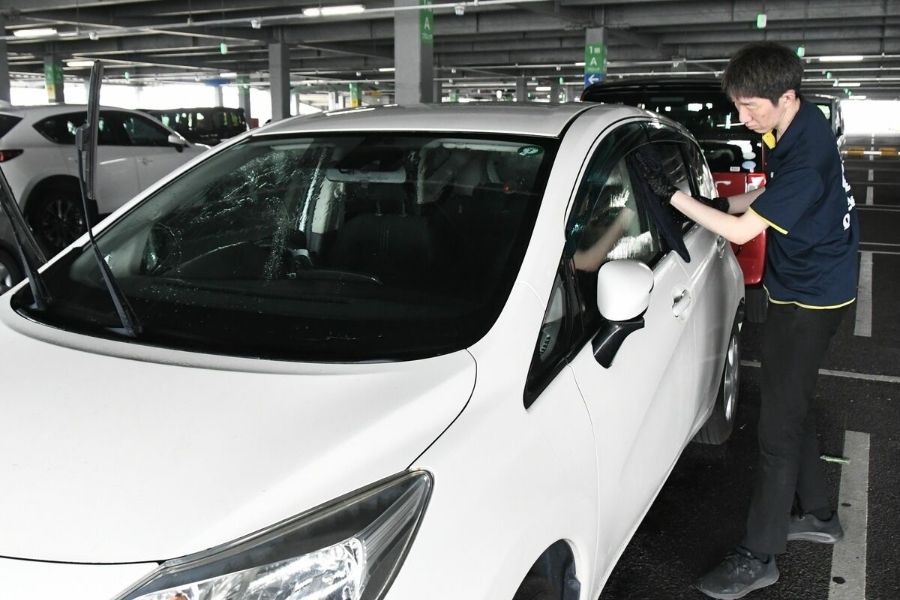 おしゃれな大型モールで働こう★最初から時給1200円！未経験OKの洗車スタッフ