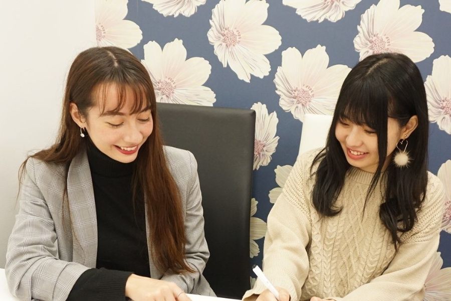 [도쿄에서 일하기] 영어를 구사할 수 있는 영어회화 학원 선생님 모집/외국인 다수 활약