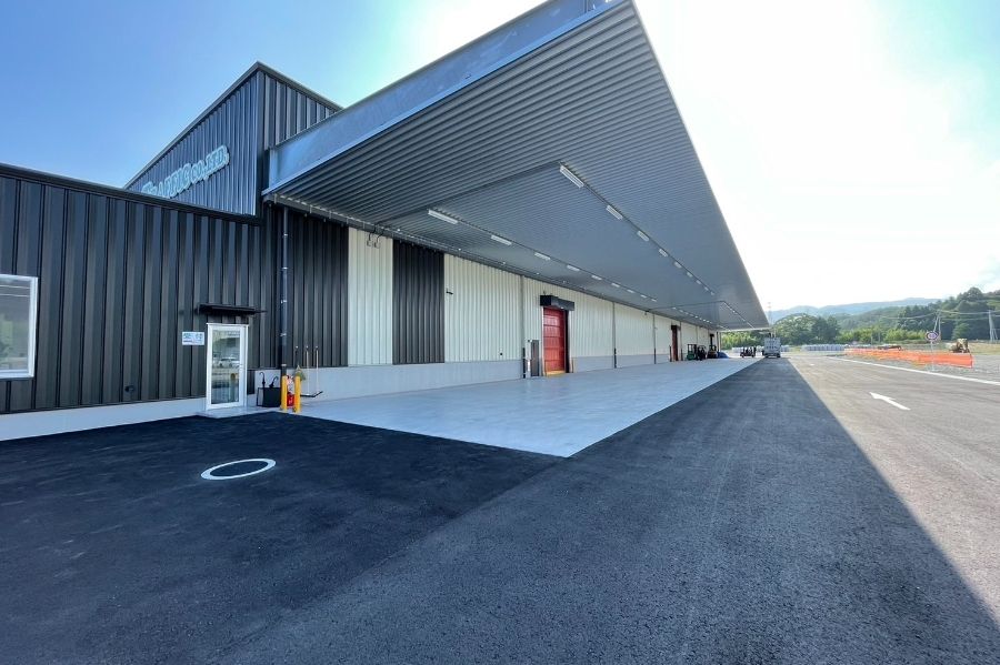 フォークリフト免許の所有者歓迎【倉庫リフト内作業】寮の準備OK/土日祝が休み！