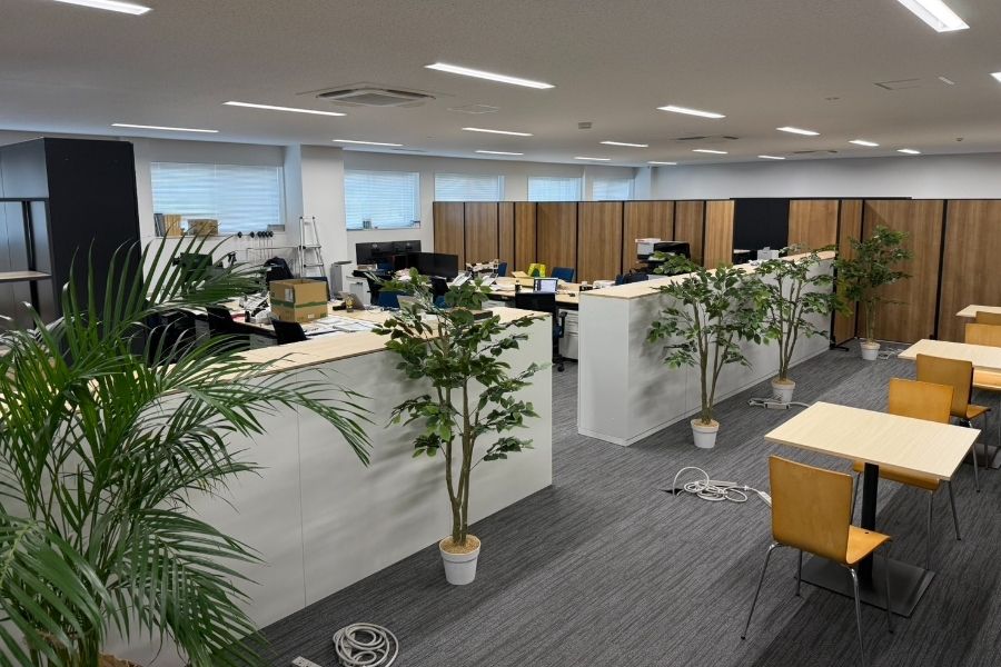 フォークリフト免許の所有者歓迎【倉庫リフト内作業】覚えやすい仕事/土日祝が休み！