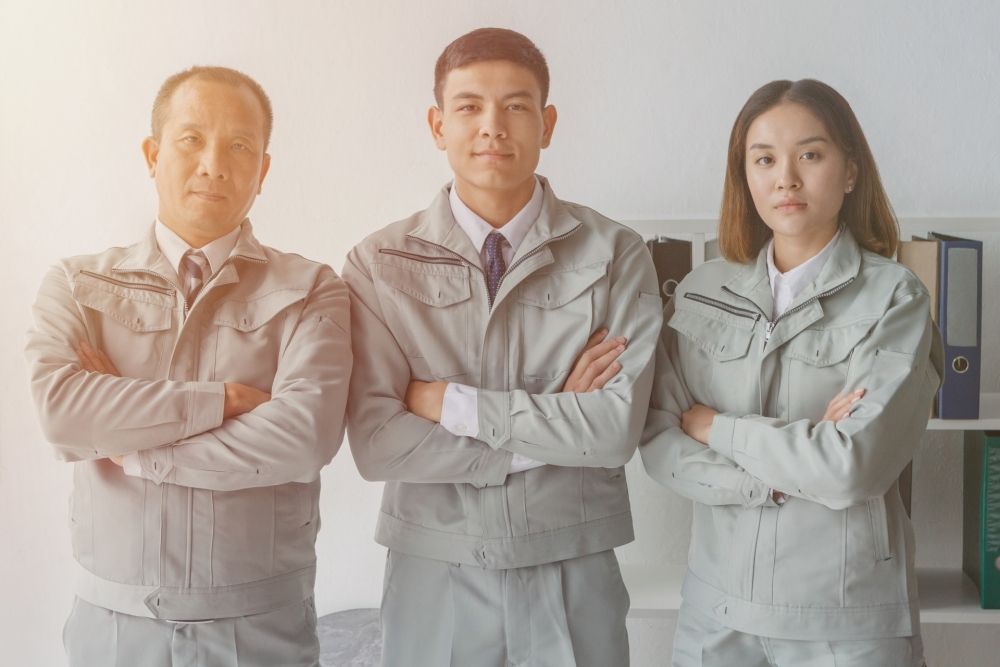 2駅から送迎利用可/自動車の電装部品製造/空調完備の室内/時給1360円