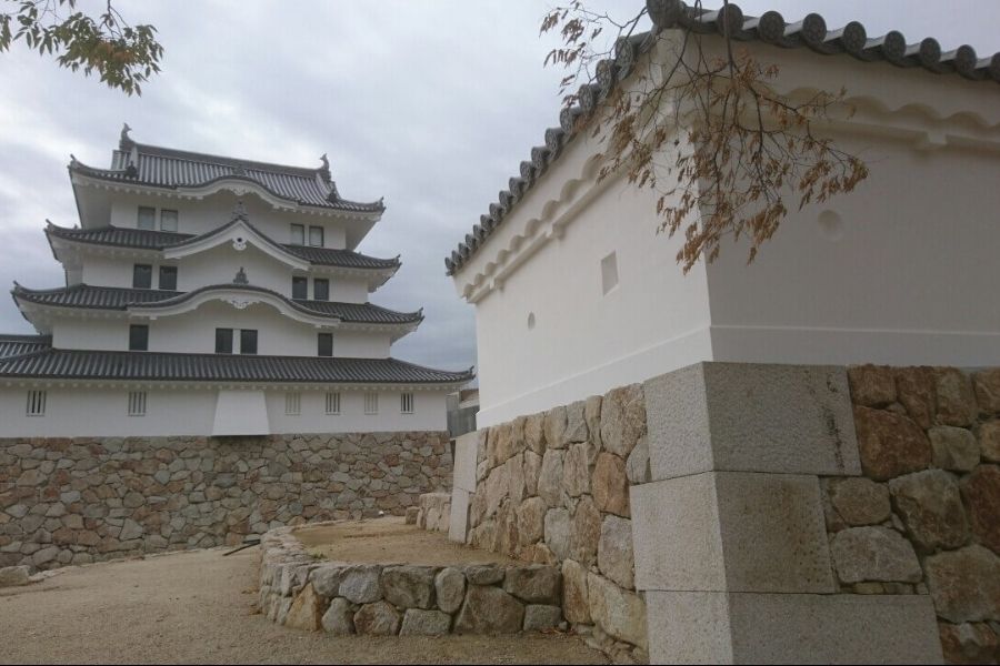 活跃的外国人 [抹灰工] 欢迎没有经验/全职资格支持/让我们作为全职员工稳步磨练自己的技能