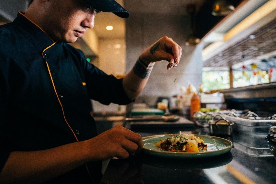 [Osaka/Umeda] ✨ Looking for Western food chefs! An environment where you can step up by making use of your experience 👨‍🍳👩‍🍳