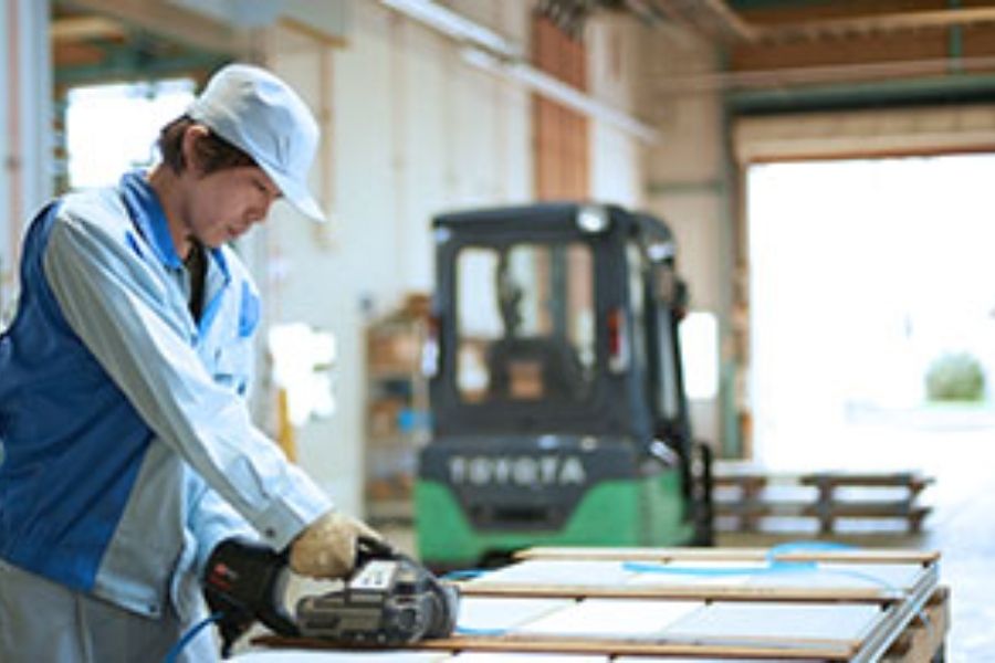 [Toyama] Equipe de construção inexperiente/Vamos nos tornar funcionários em tempo integral no futuro em um ambiente onde eles possam trabalhar por muito tempo