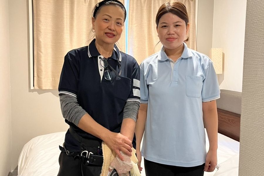 没有经验还行【床上化妆和检查员工作】佣金制度赚钱/需要会说英语的人