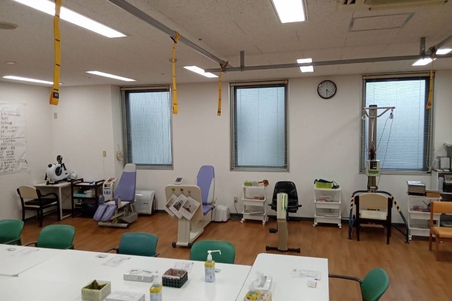 如果你有驾照 [医院的护理人员] 轮班制度/没有经验也可以